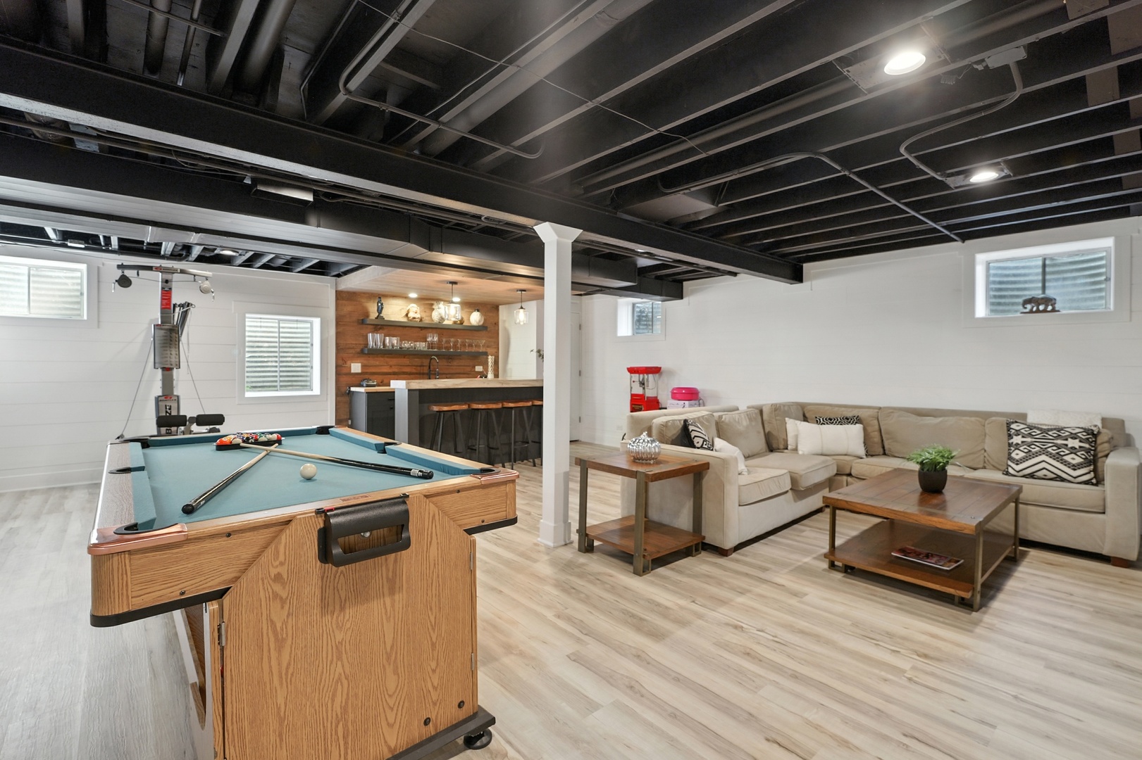 10 W 12TH Avenue, Naperville, IL 60563