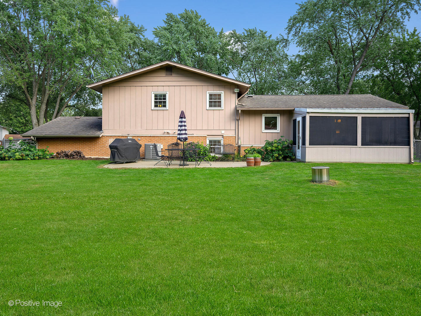 6924 Valley View Drive, Downers Grove, IL 60516