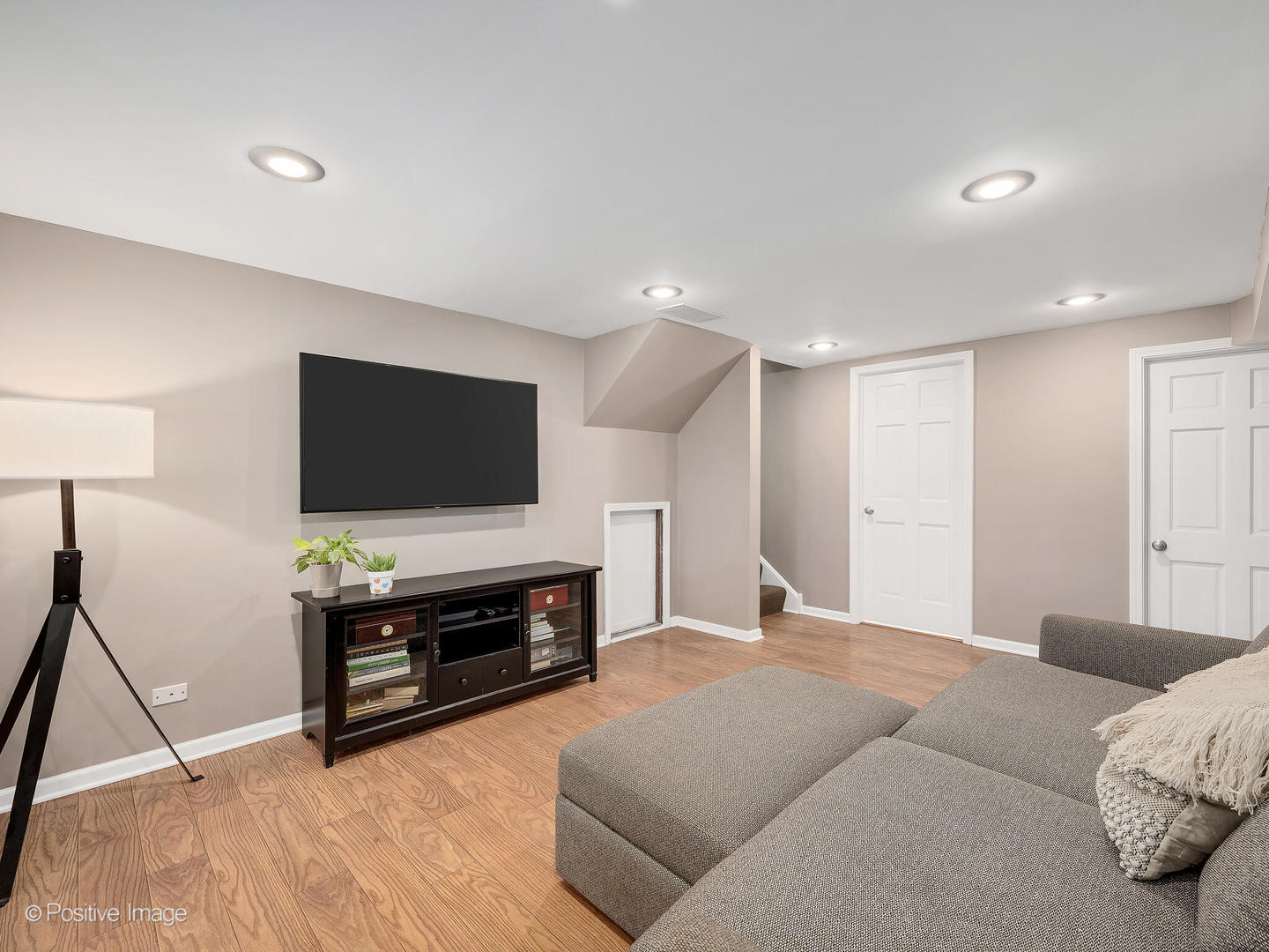 6924 Valley View Drive, Downers Grove, IL 60516