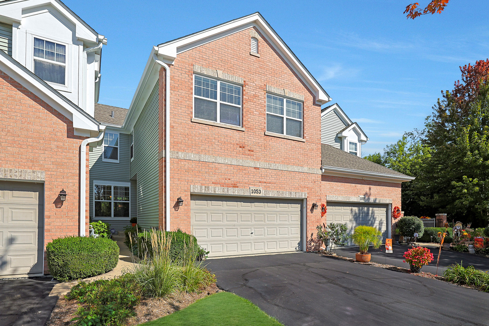 1053 Hummingbird Way, Bartlett, IL 60103