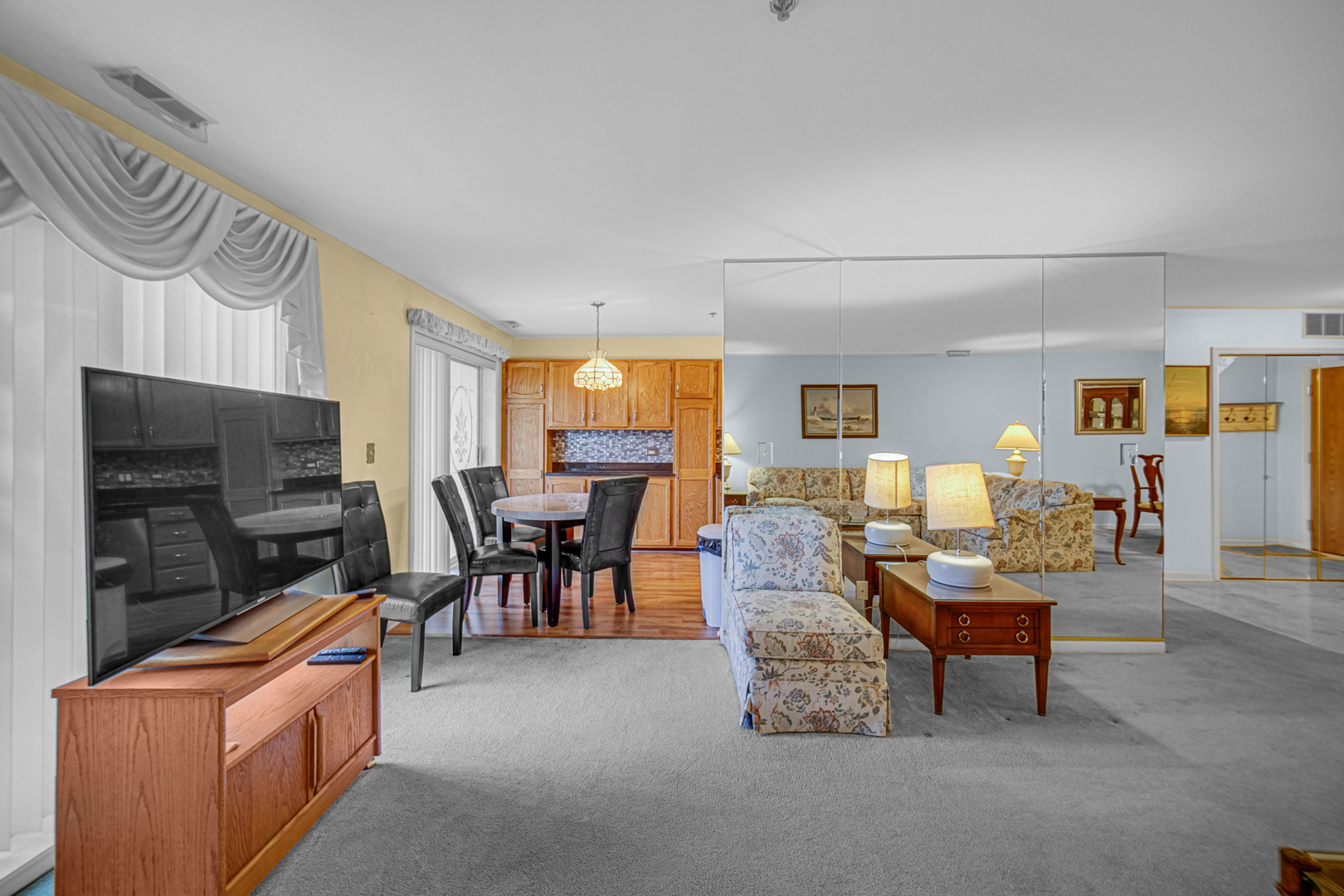 127 Acacia Circle #505, Indian Head Park, IL 60525