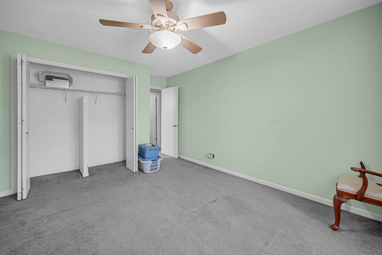 127 Acacia Circle #505, Indian Head Park, IL 60525