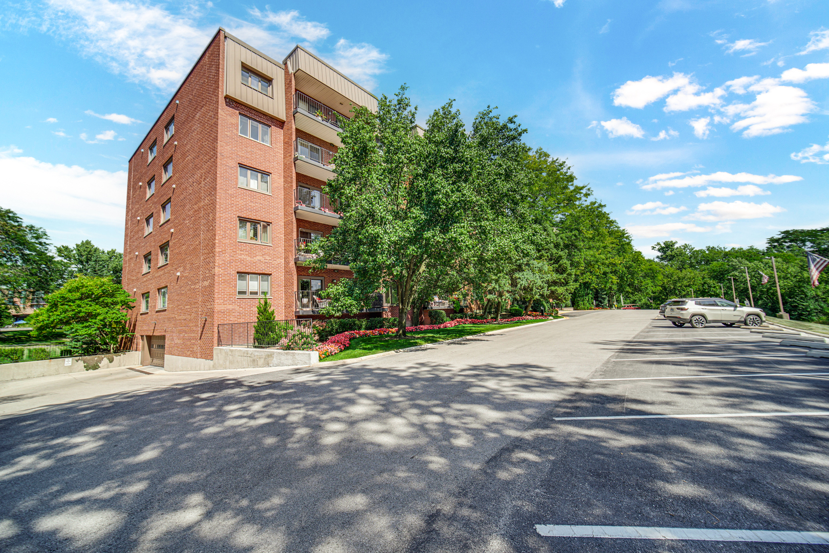 127 Acacia Circle #505, Indian Head Park, IL 60525