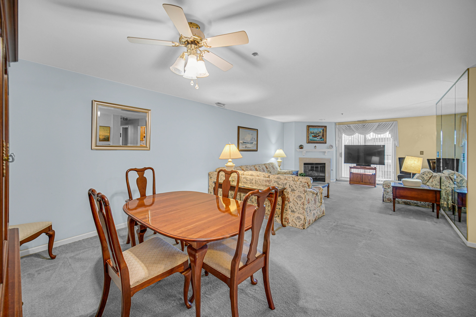 127 Acacia Circle #505, Indian Head Park, IL 60525