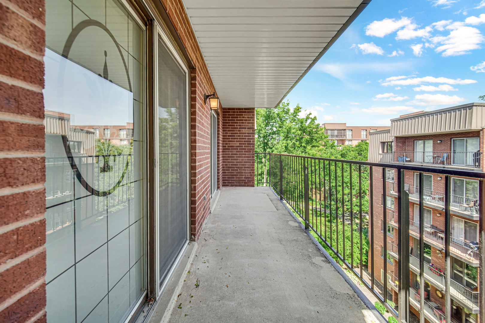 127 Acacia Circle #505, Indian Head Park, IL 60525