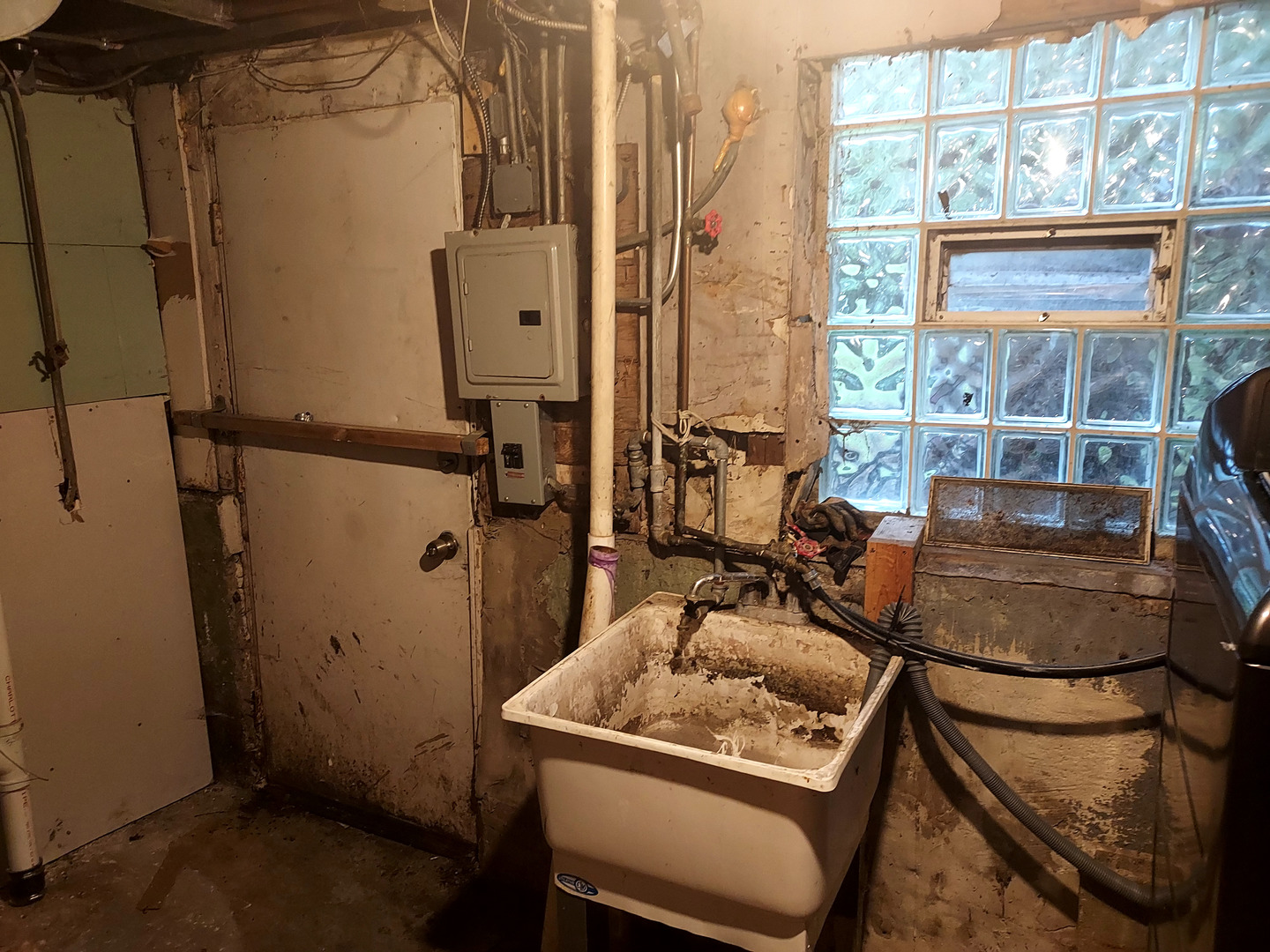 9834 S oglesby Street, Chicago, IL 60617