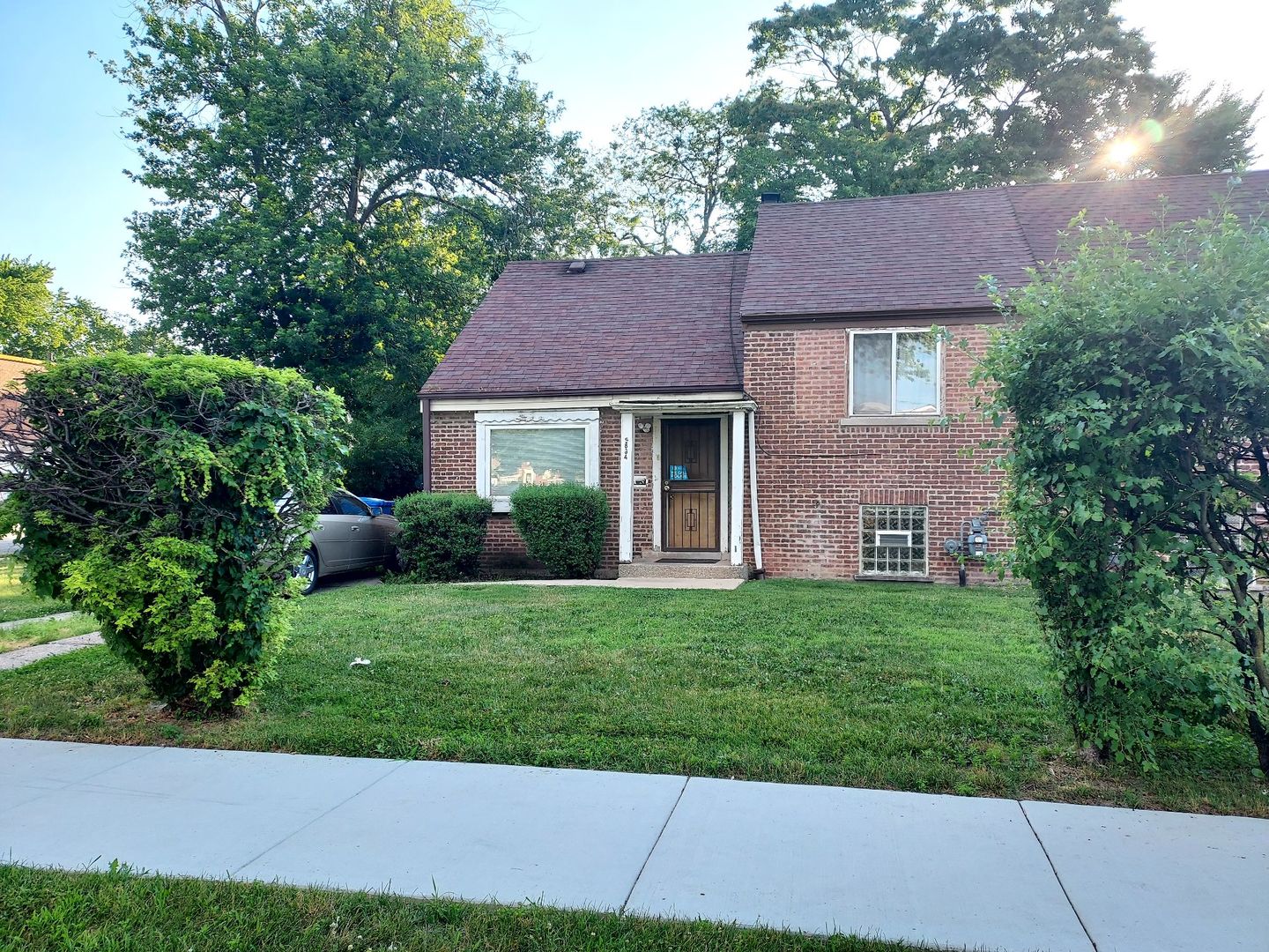 9834 S oglesby Street, Chicago, IL 60617