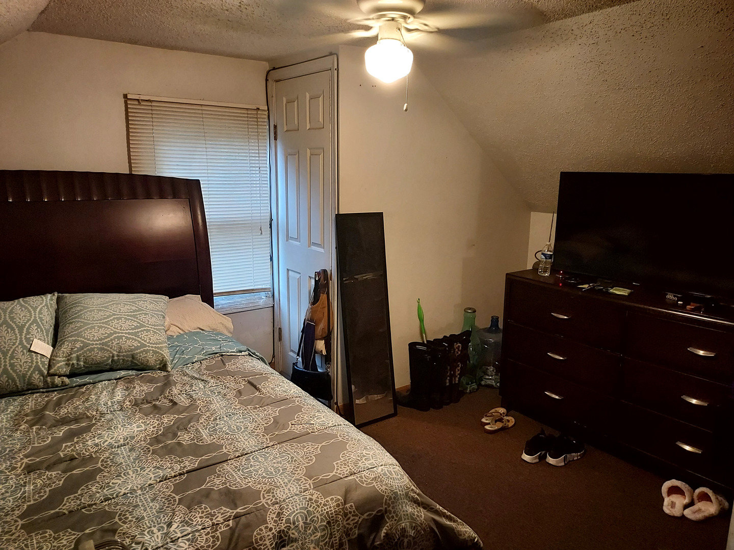 9834 S oglesby Street, Chicago, IL 60617