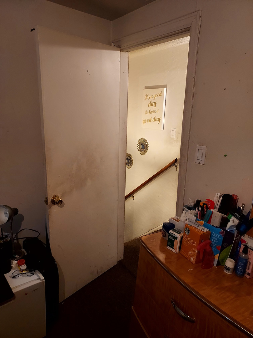 9834 S oglesby Street, Chicago, IL 60617