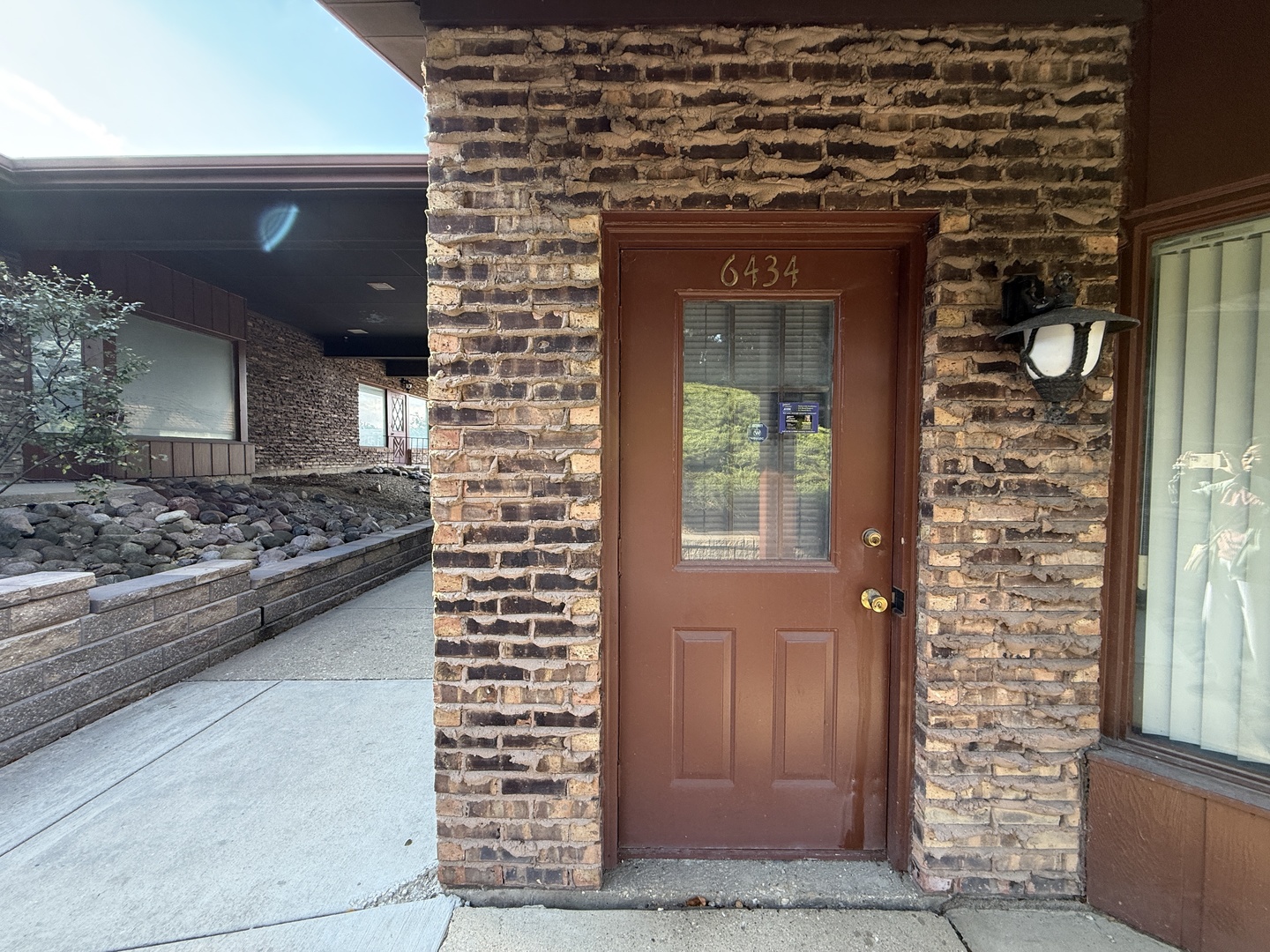 6434 S Cass Avenue, Westmont, IL 60559