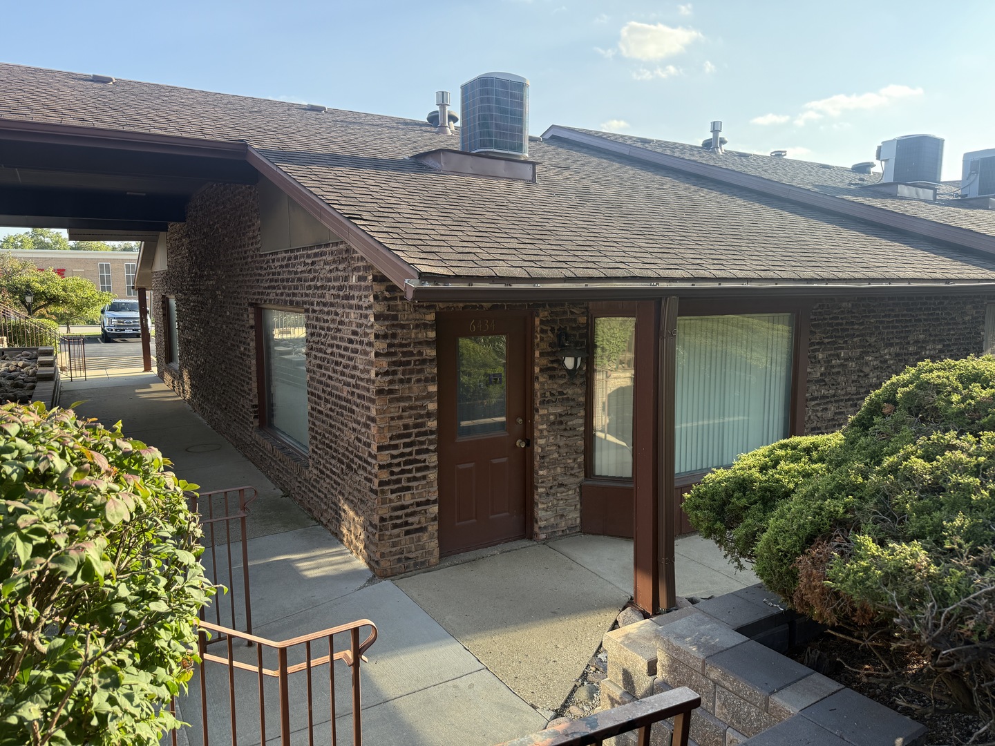 6434 S Cass Avenue, Westmont, IL 60559
