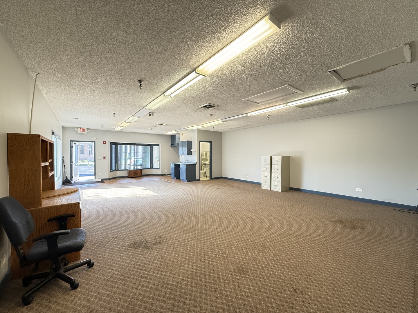 6434 S Cass Avenue, Westmont, IL 60559