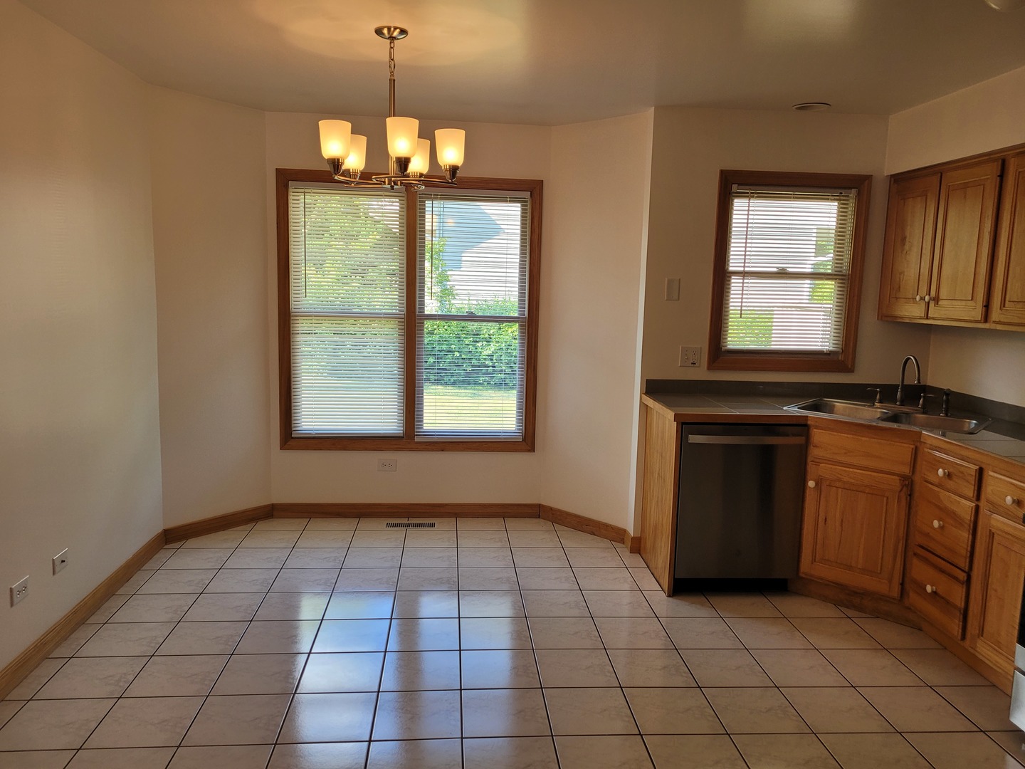 426 E 5th Street, Lockport, IL 60441