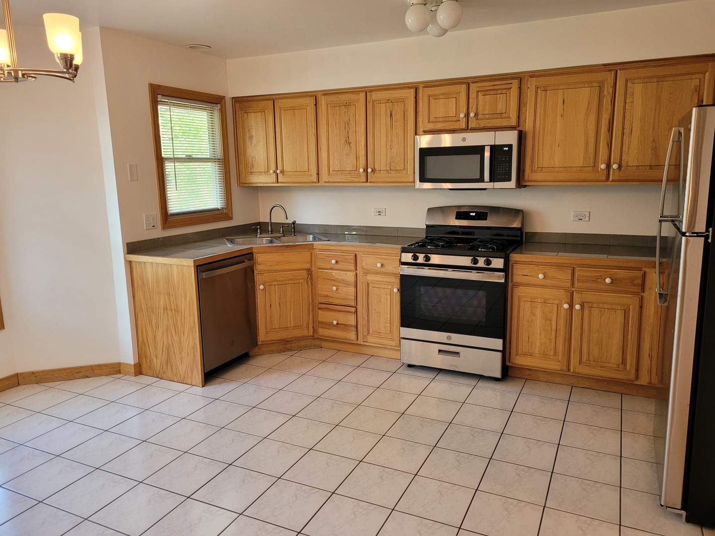 426 E 5th Street, Lockport, IL 60441