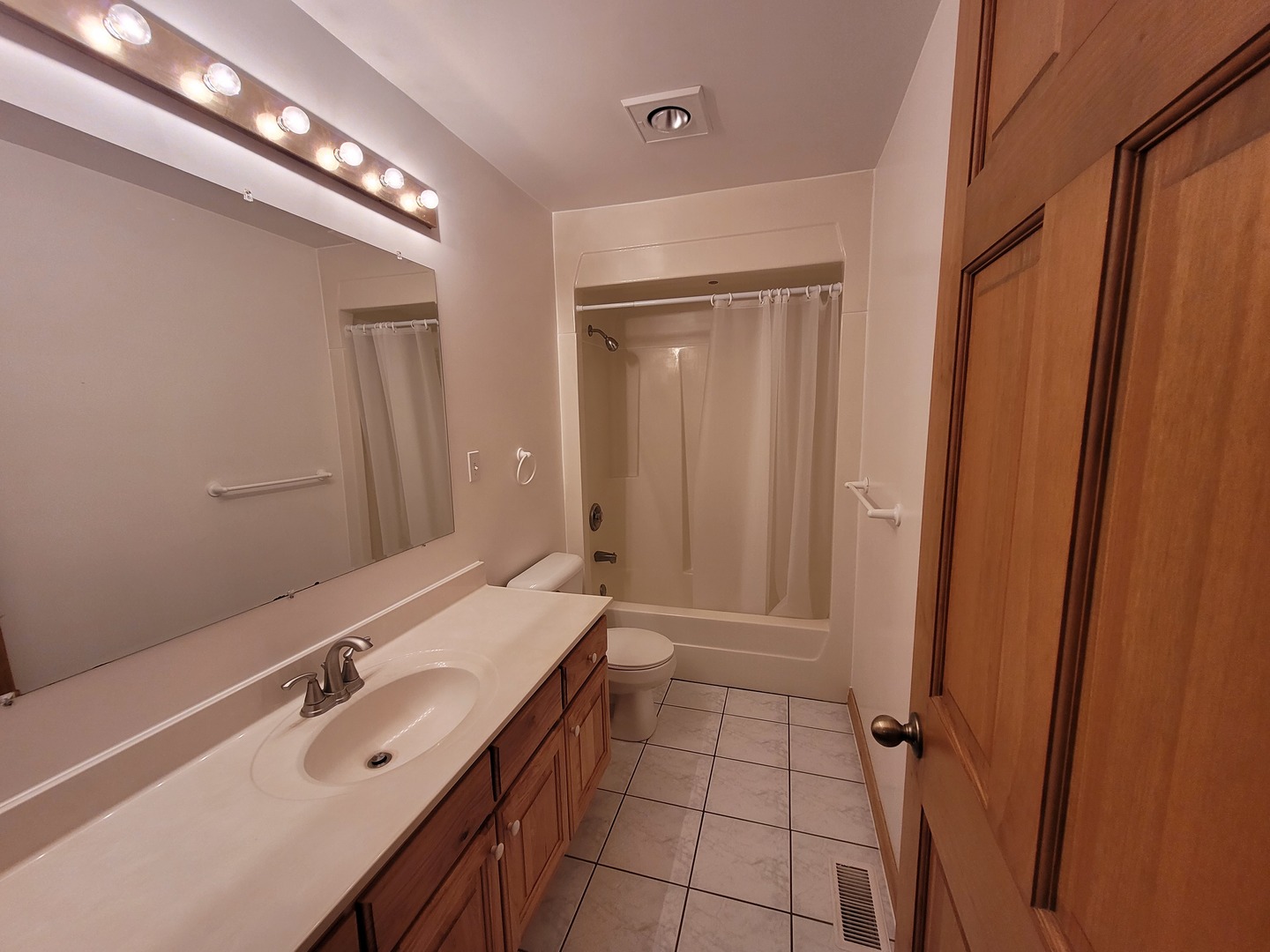 426 E 5th Street, Lockport, IL 60441