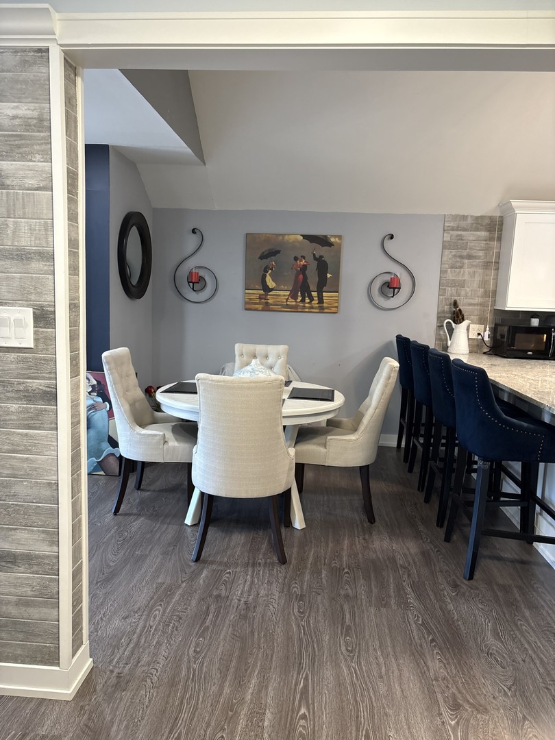 7000 Mather Avenue #303, Chicago Ridge, IL 60415