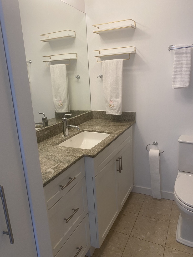 5455 N Sheridan Road #1006, Chicago, IL 60640