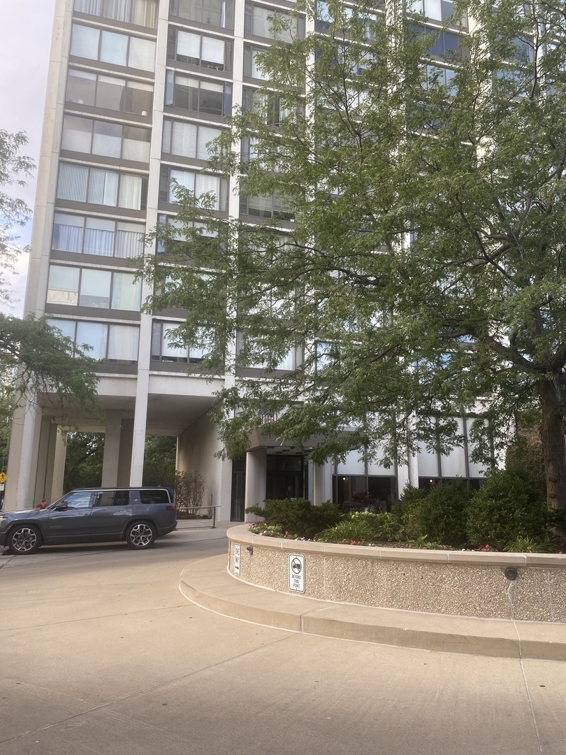 5455 N Sheridan Road #1006, Chicago, IL 60640