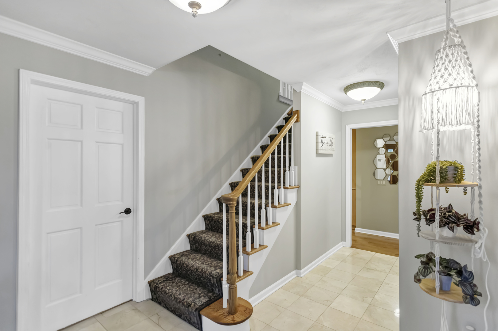 985 Chapel Court, Glen Ellyn, IL 60137