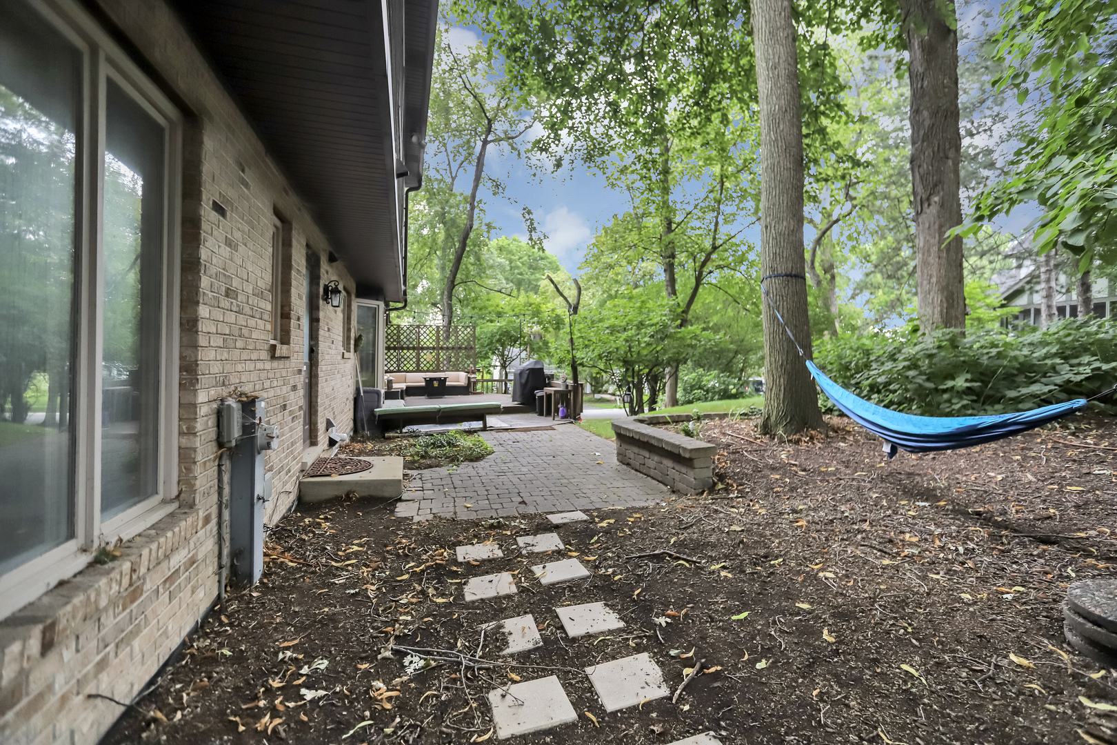 985 Chapel Court, Glen Ellyn, IL 60137