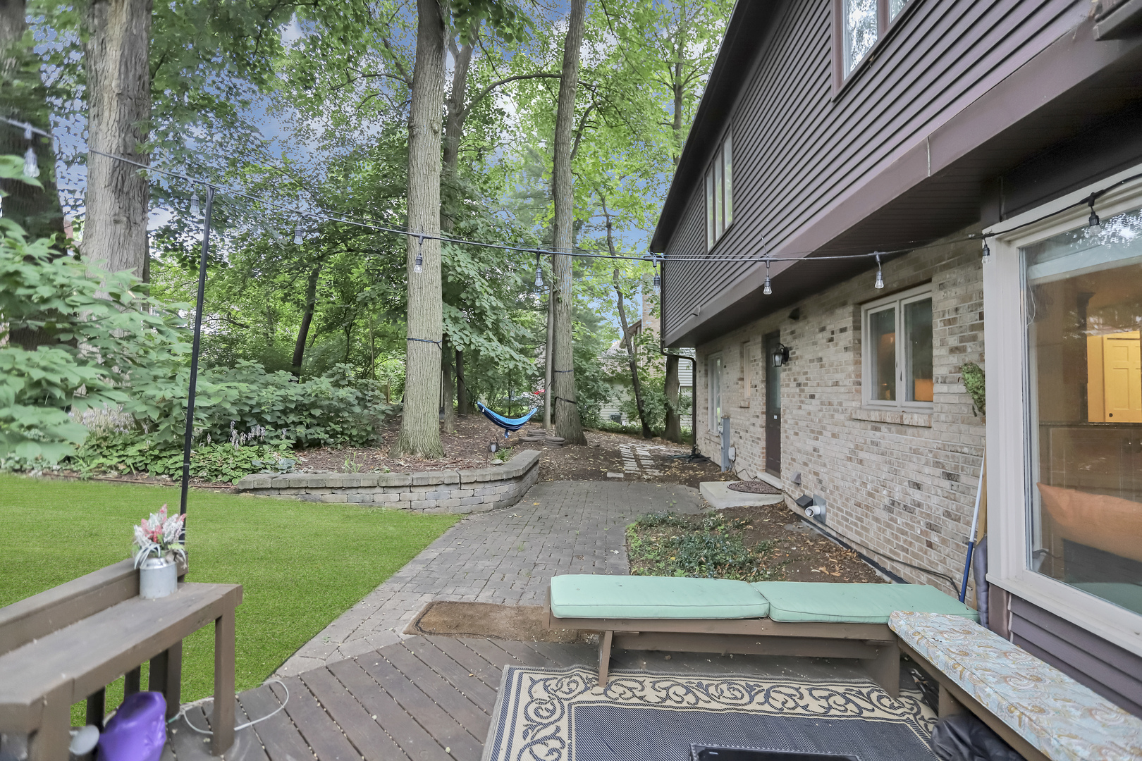 985 Chapel Court, Glen Ellyn, IL 60137