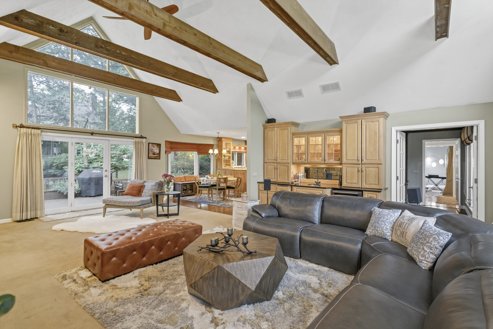 985 Chapel Court, Glen Ellyn, IL 60137