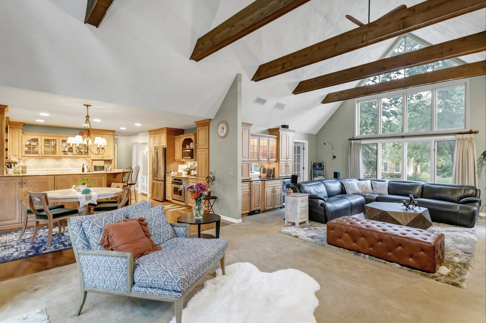 985 Chapel Court, Glen Ellyn, IL 60137