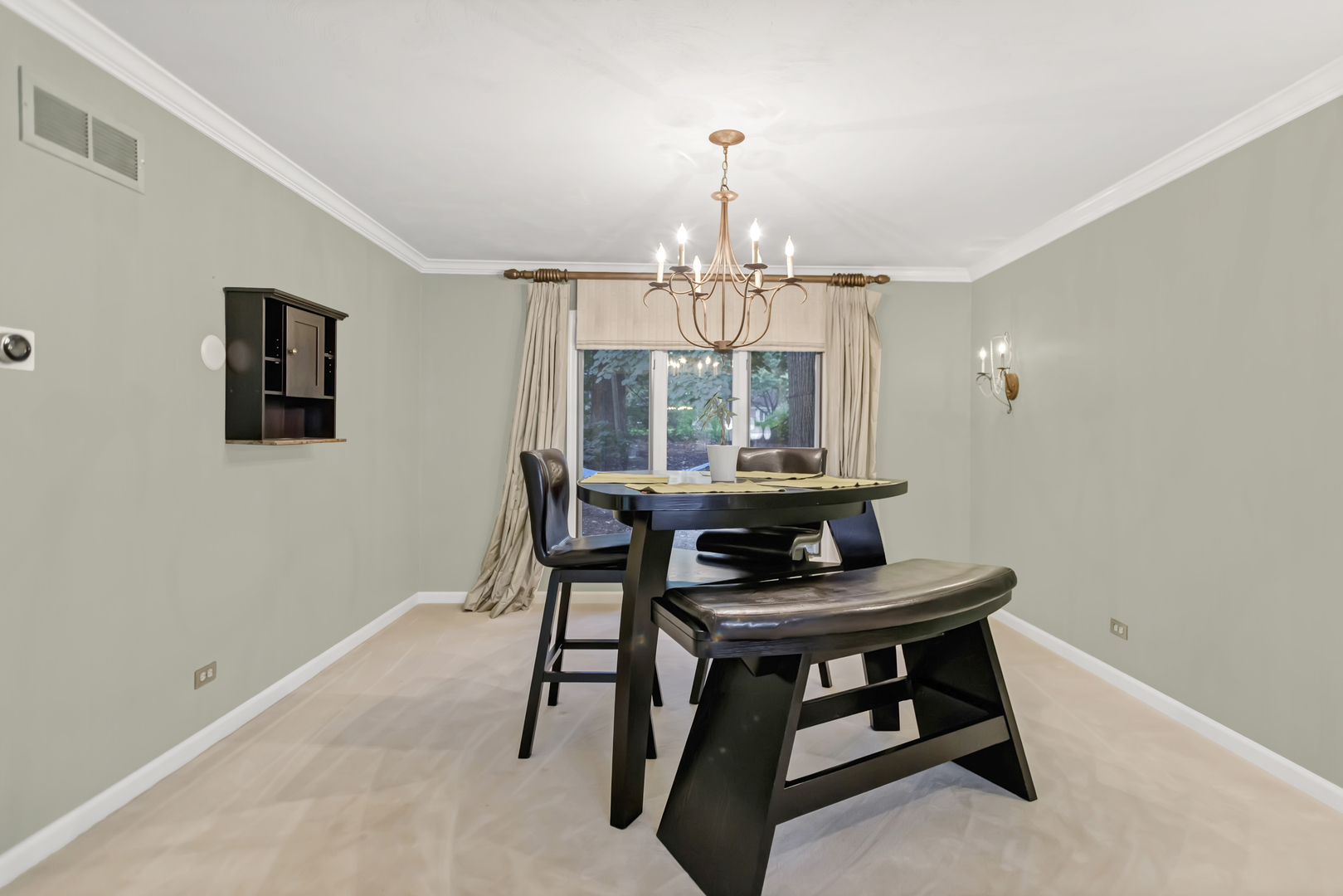 985 Chapel Court, Glen Ellyn, IL 60137