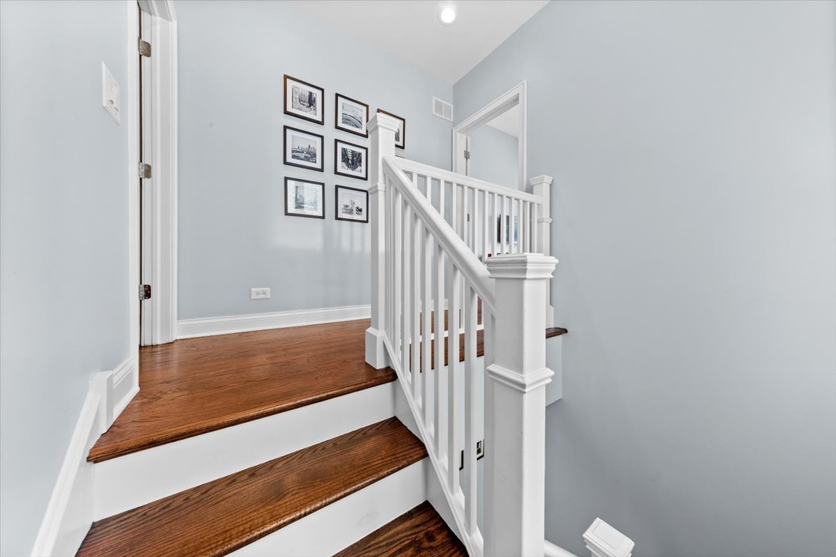 1852 N Sheffield Avenue, Chicago, IL 60614