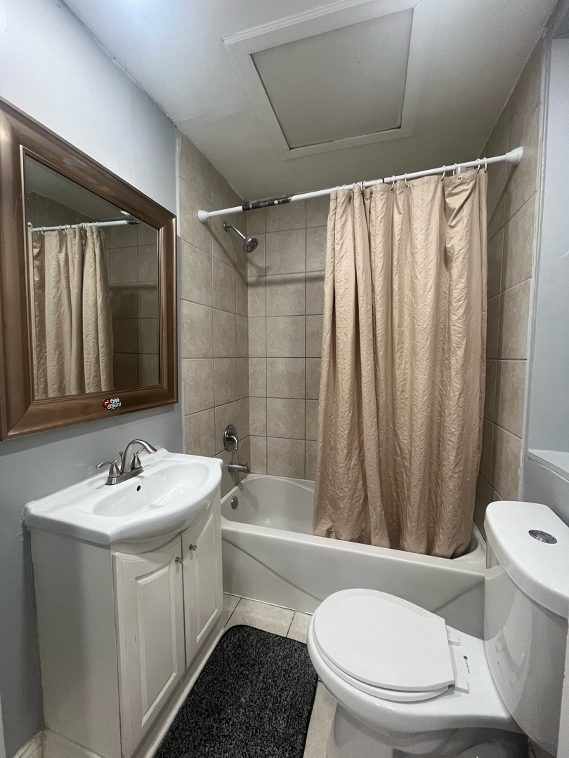 1646 W Cermak Road #1, Chicago, IL 60608