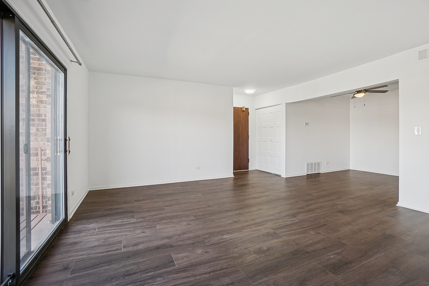 112 Mullingar Court #2B, Schaumburg, IL 60193