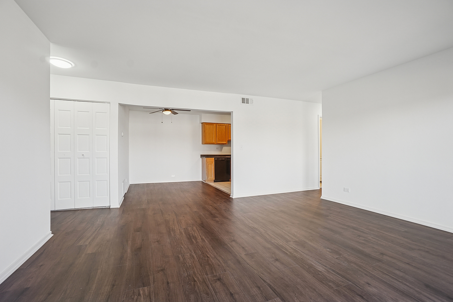 112 Mullingar Court #2B, Schaumburg, IL 60193