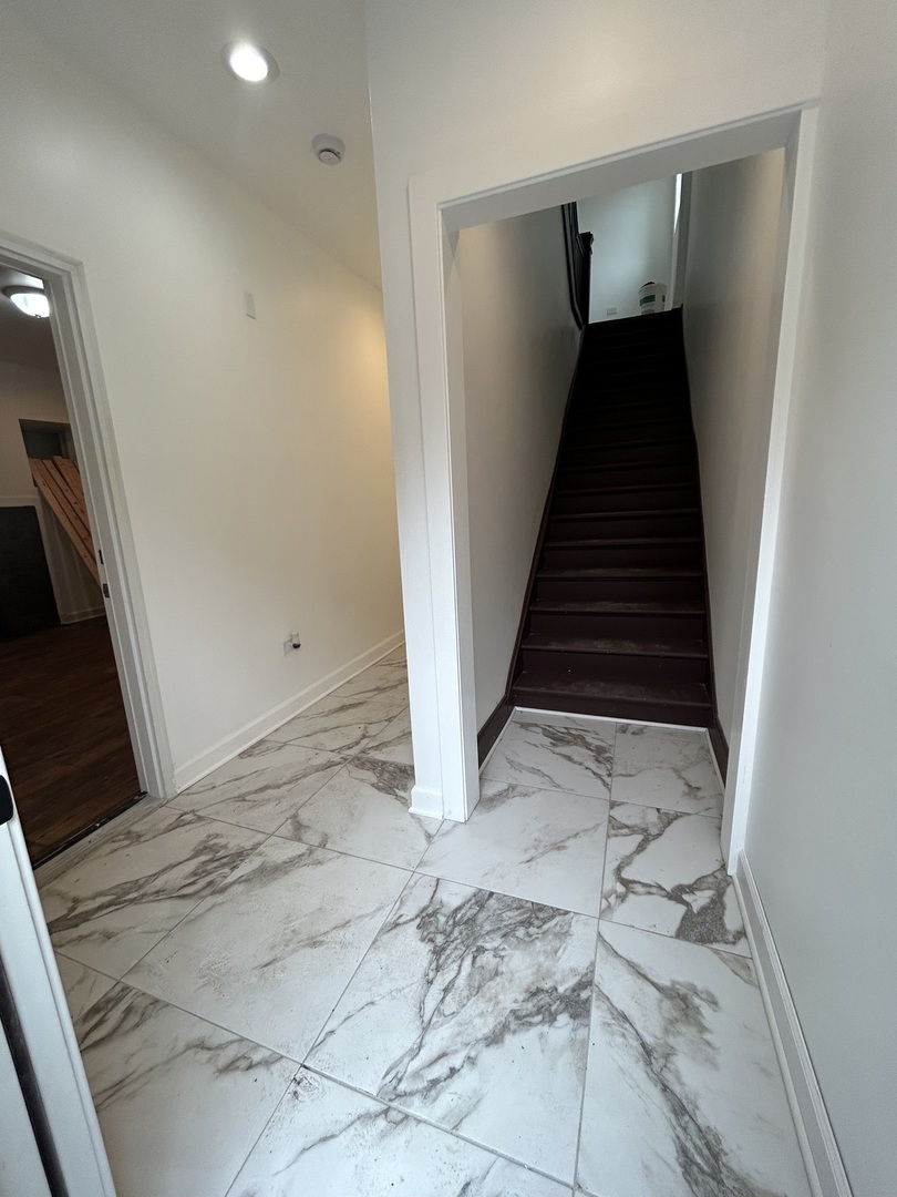 6016 S Saint Lawrence Avenue #1, Chicago, IL 60637
