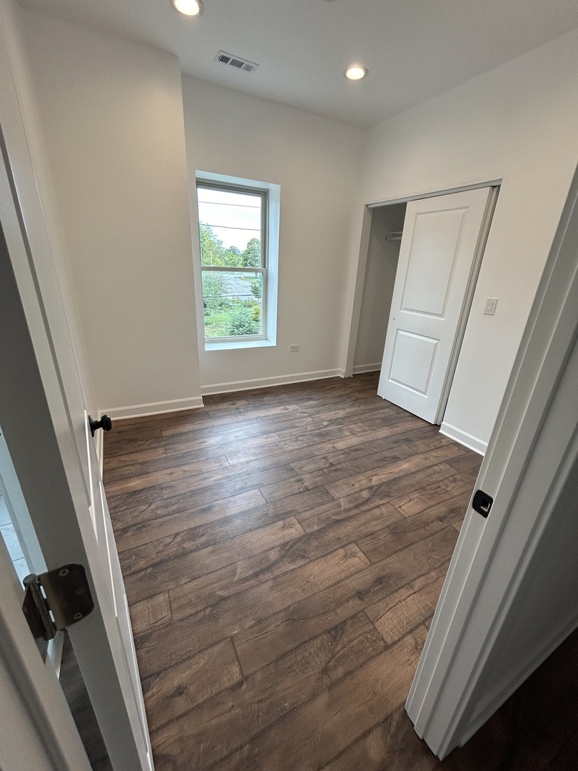 6016 S Saint Lawrence Avenue #1, Chicago, IL 60637