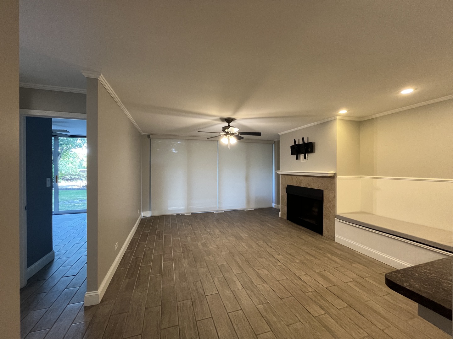 1811 FOUR LAKES Avenue #1H, Lisle, IL 60532