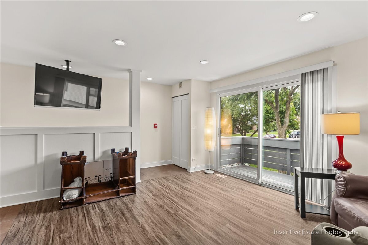 8337 Portsmouth Drive #D, Darien, IL 60561