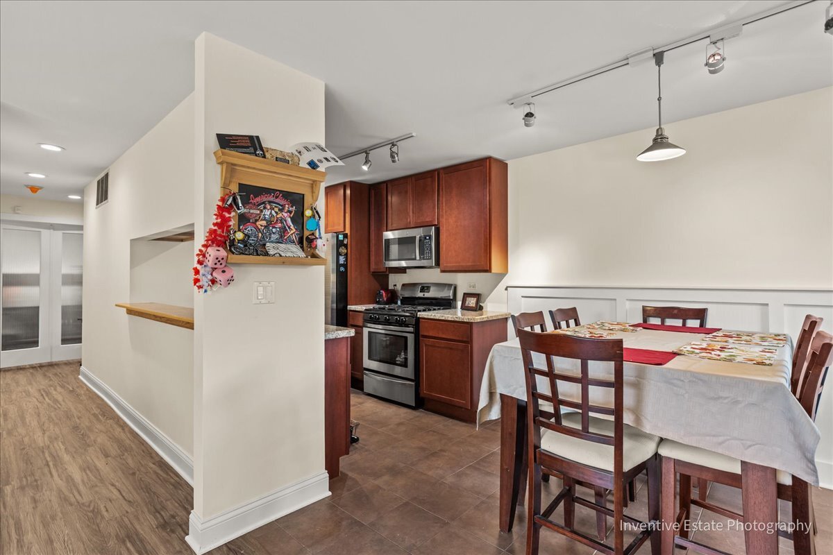 8337 Portsmouth Drive #D, Darien, IL 60561