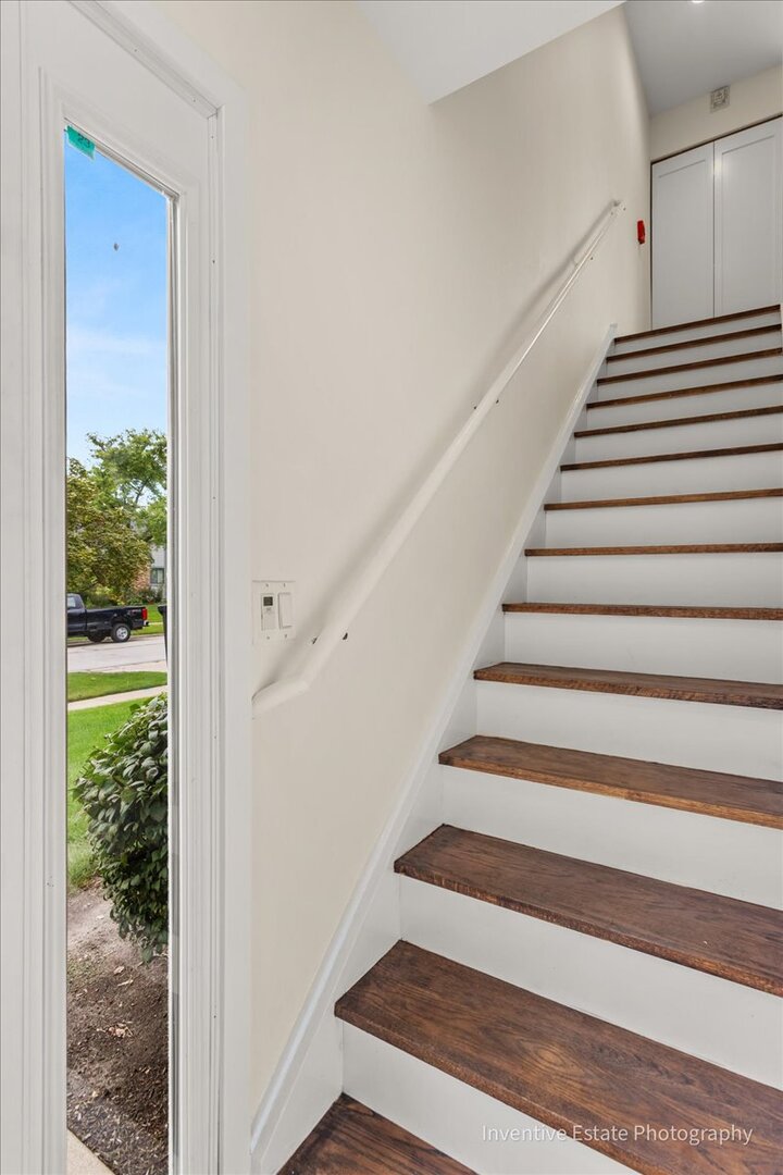 8337 Portsmouth Drive #D, Darien, IL 60561