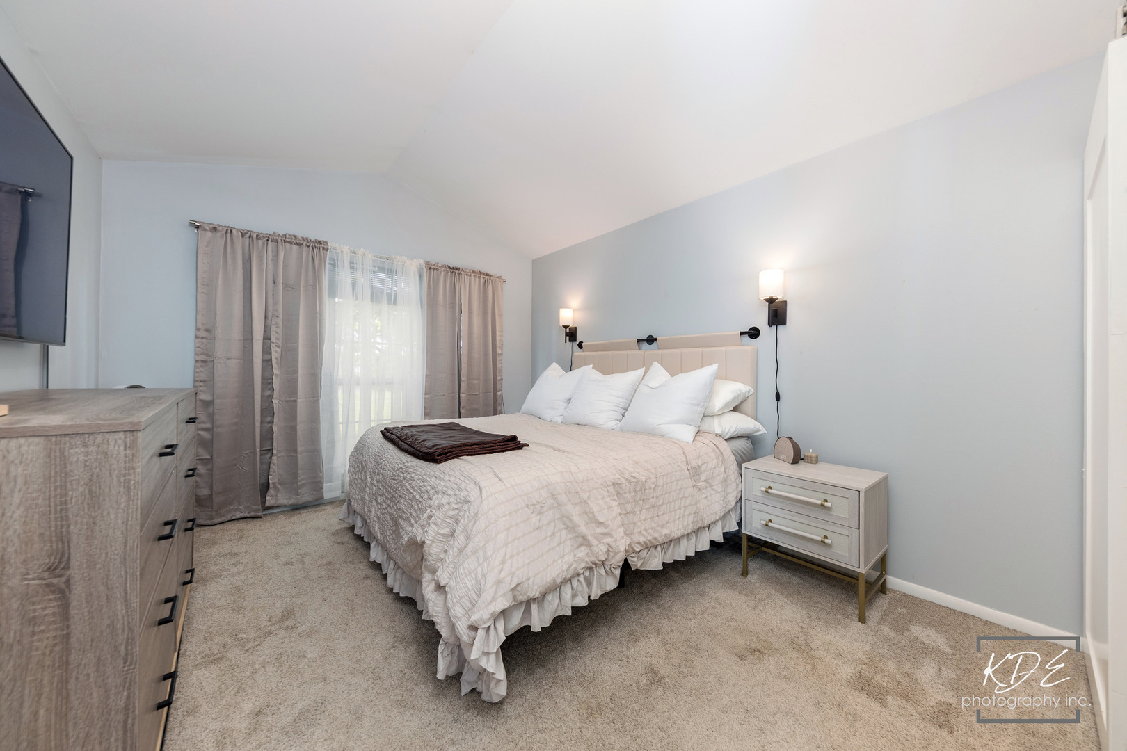 1500 Golfview Court, Glendale Heights, IL 60139