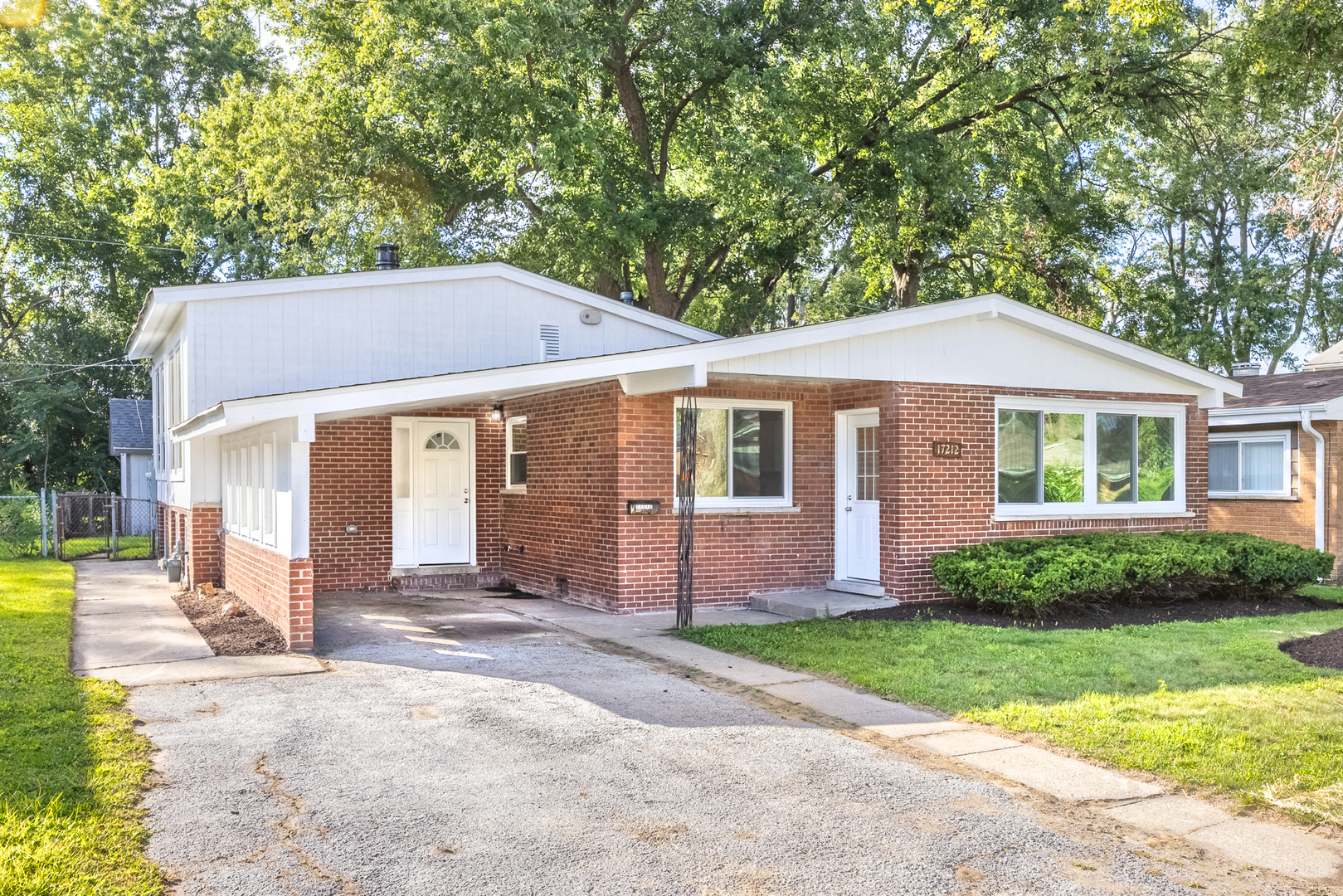 17212 Hawthorne Road, East Hazel Crest, IL 60429