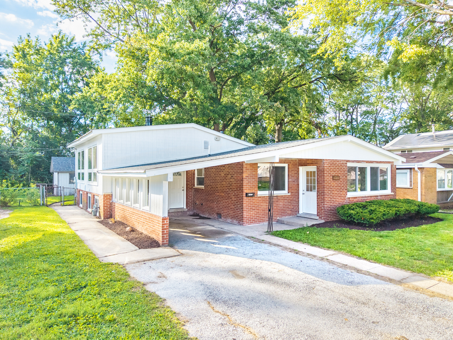 17212 Hawthorne Road, East Hazel Crest, IL 60429