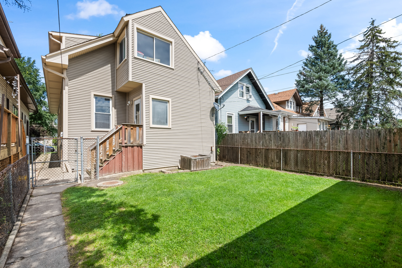 5249 W Berteau Avenue, Chicago, IL 60641