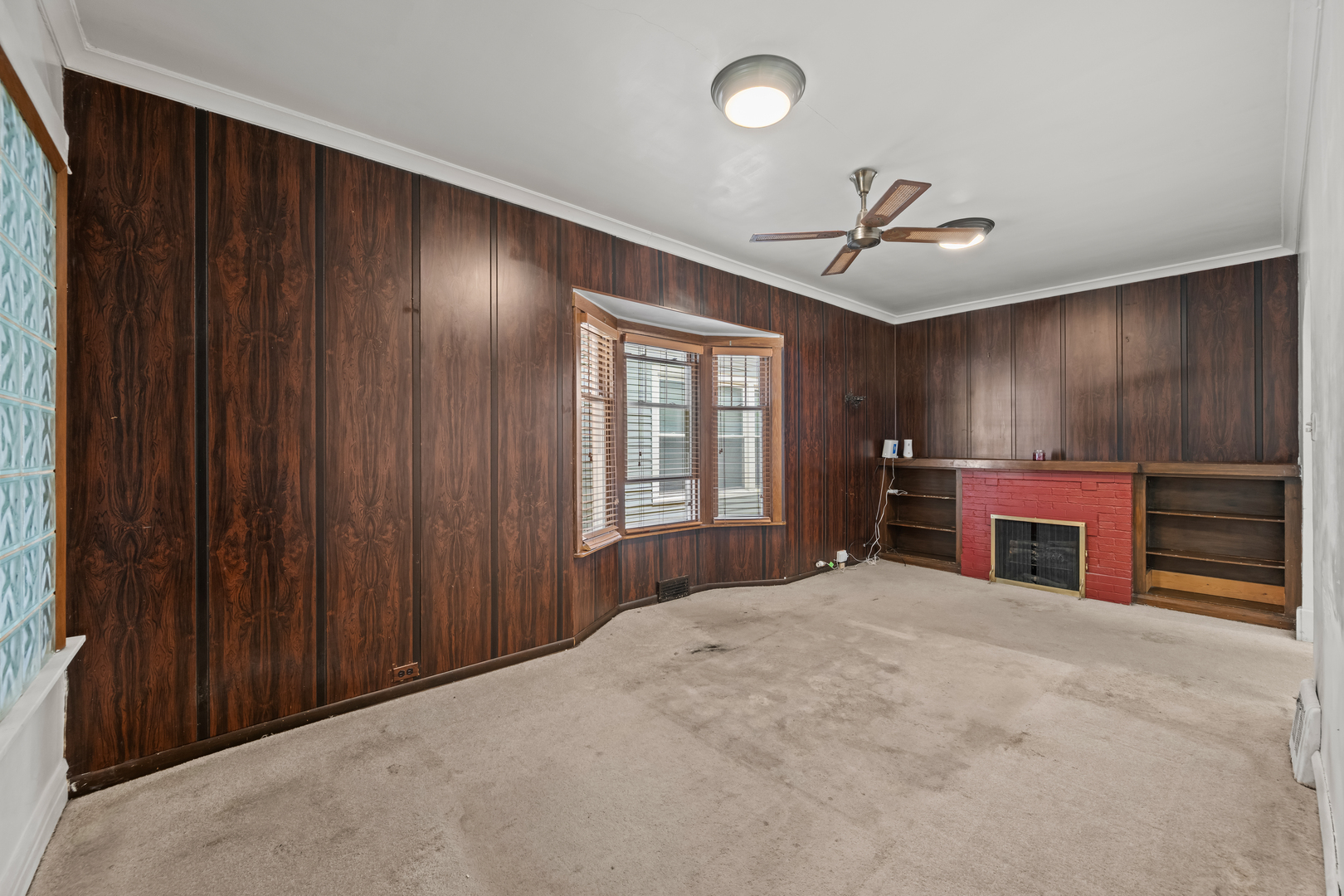 5249 W Berteau Avenue, Chicago, IL 60641