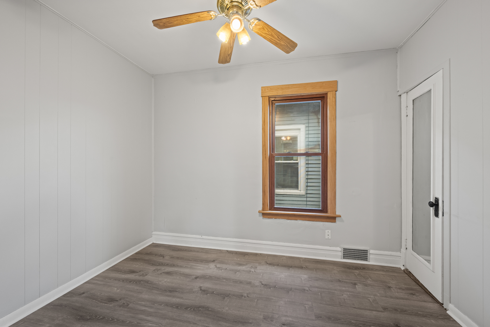 5249 W Berteau Avenue, Chicago, IL 60641