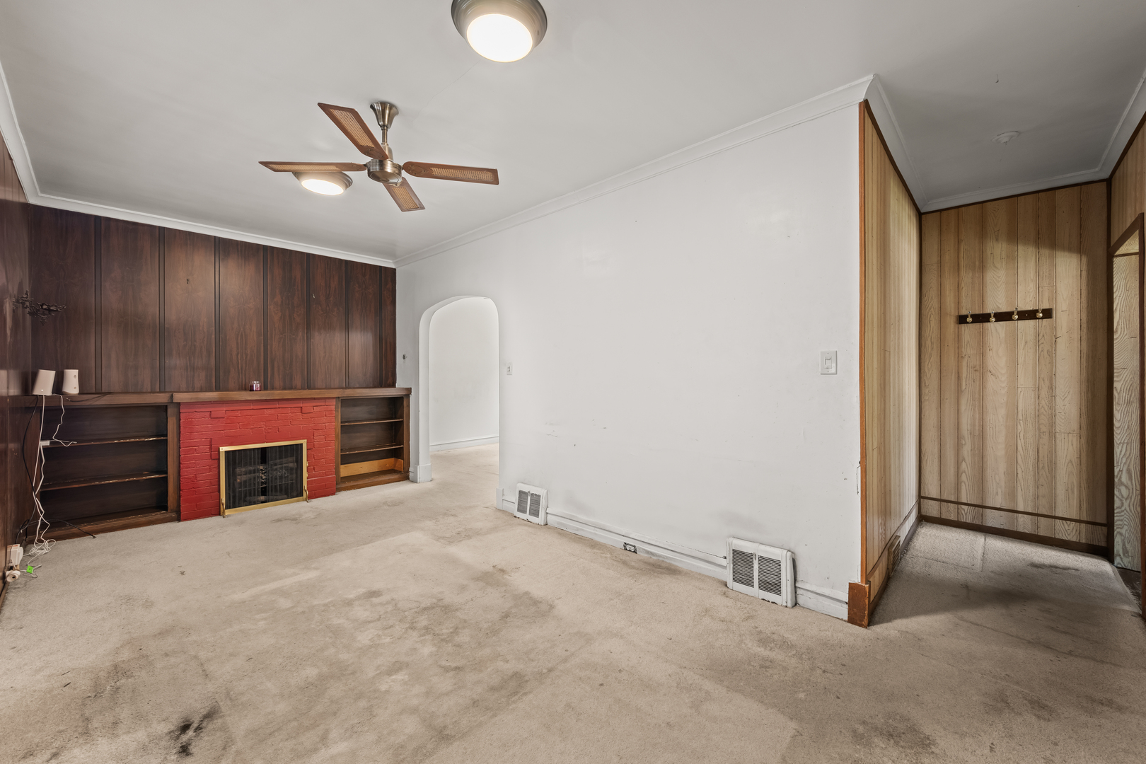 5249 W Berteau Avenue, Chicago, IL 60641