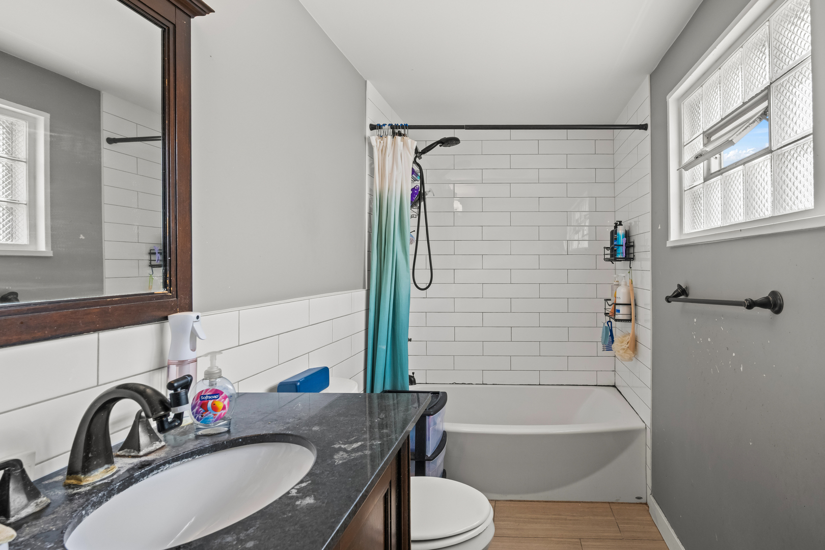 5249 W Berteau Avenue, Chicago, IL 60641