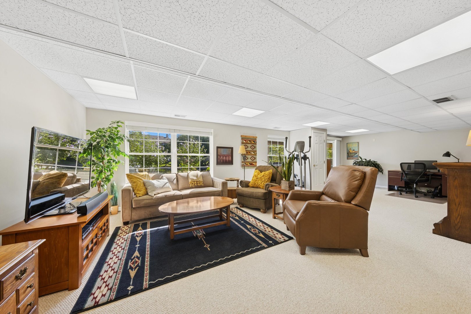 6213 Edgebrook Lane, Indian Head Park, IL 60525