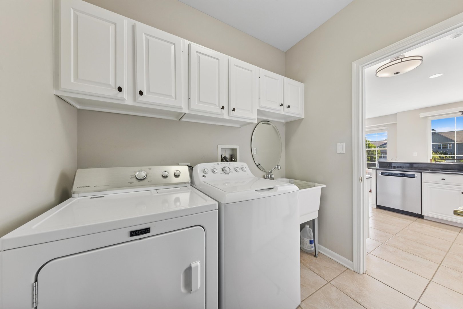 6213 Edgebrook Lane, Indian Head Park, IL 60525