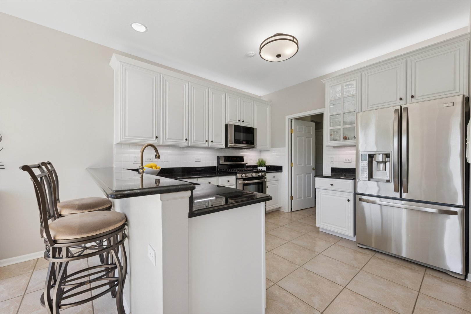 6213 Edgebrook Lane, Indian Head Park, IL 60525