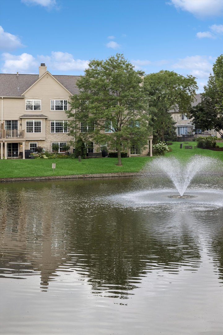 6213 Edgebrook Lane, Indian Head Park, IL 60525